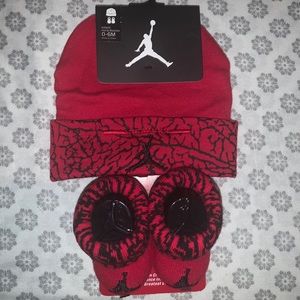 Brand New Jordan 2 Piece Baby Beanie/Booties Set